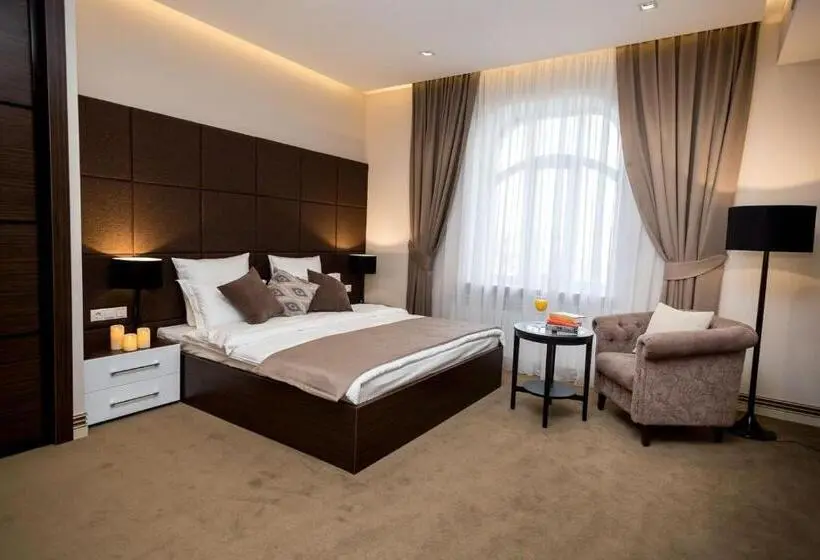 スイート, Park Hotel Warshawskiy