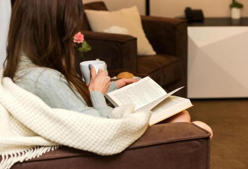 Студия Deluxe, Park Hotel Warshawskiy