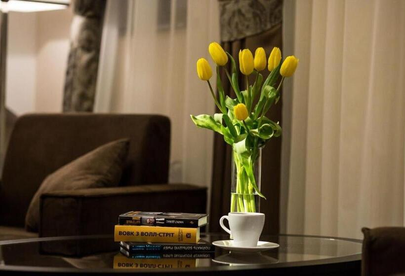 Студия Deluxe, Park Hotel Warshawskiy