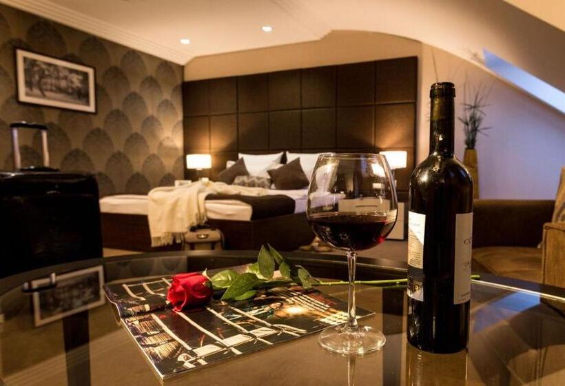 Студия Deluxe, Park Hotel Warshawskiy