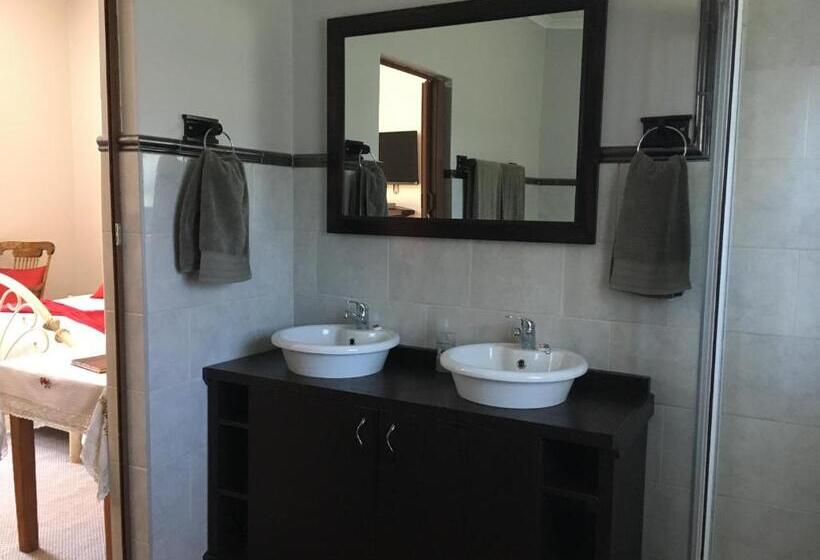 غرفة قياسية ثلاثية, De Sandsteen Gastehuis