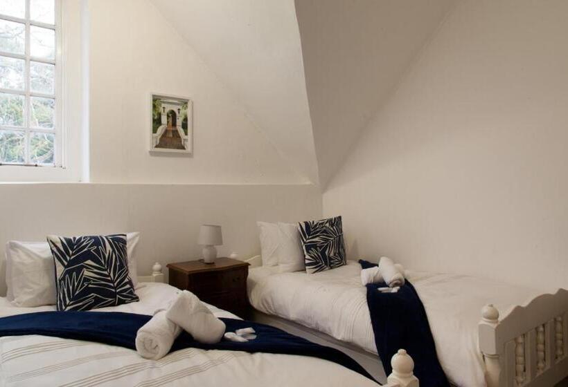 جناح ديلوكس, The Manor House