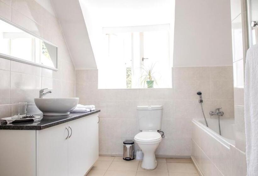 スイート(家族用), The Manor House