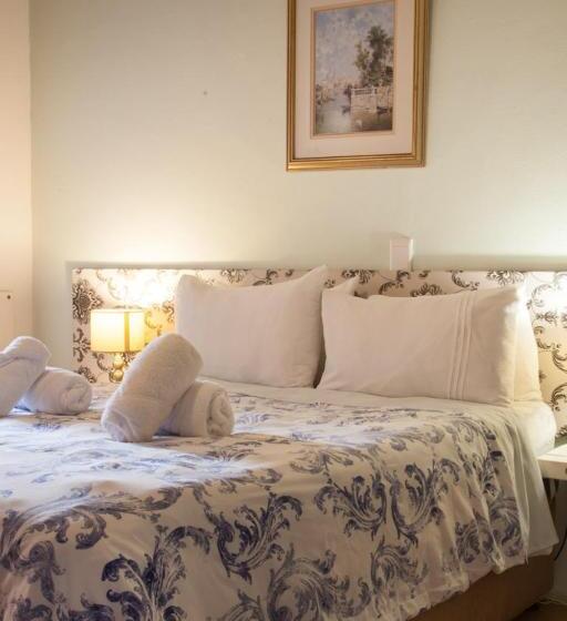 エコノミールーム, The Manor House