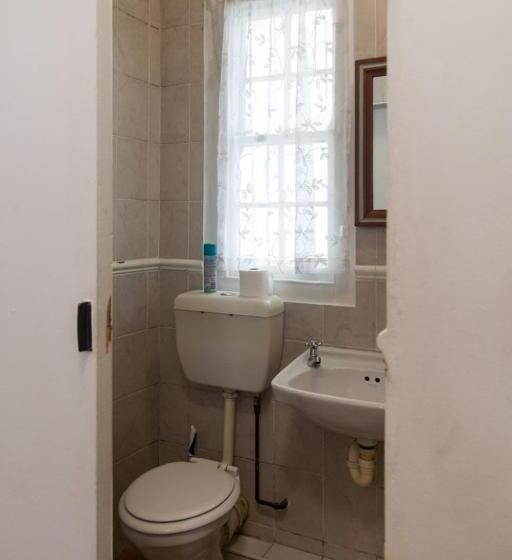 标准房带园景, The Manor House