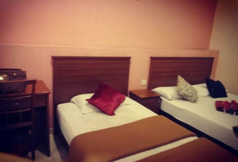 패밀리 룸, Weng Kong