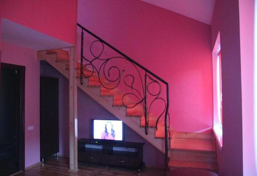 Полулюкс, Troyanda