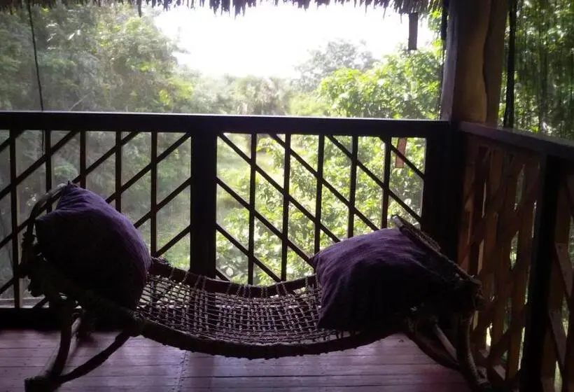 چادر با خدمات رفاهی لوکس, Bahari Pori Resort