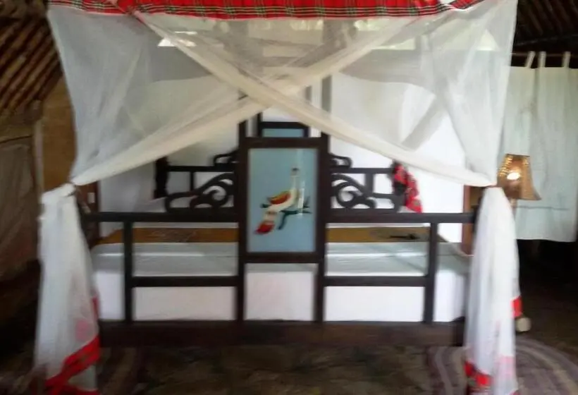 چادر با خدمات رفاهی لوکس, Bahari Pori Resort