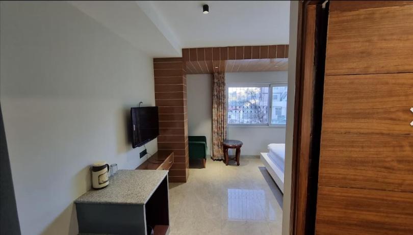 デラックスルーム, Deep