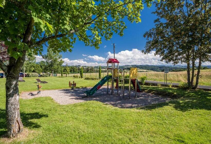 패밀리 룸, Les Quatre Vents