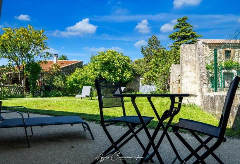 غرفة قياسية, Logis Du Champ De Mars