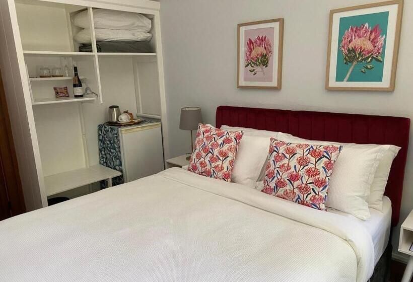 标准间, Explorers Lodge