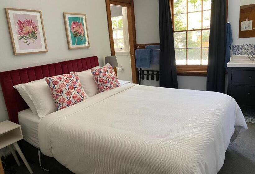 标准间, Explorers Lodge