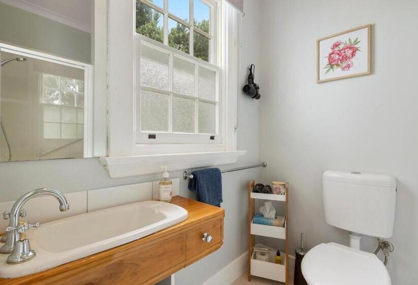 带1个卧室的带阳台的公寓, Explorers Lodge