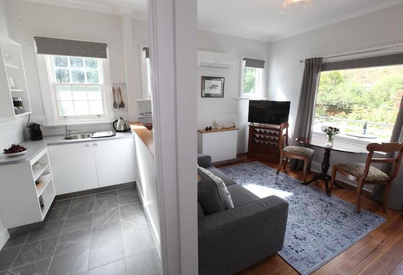 带1个卧室的带阳台的公寓, Explorers Lodge