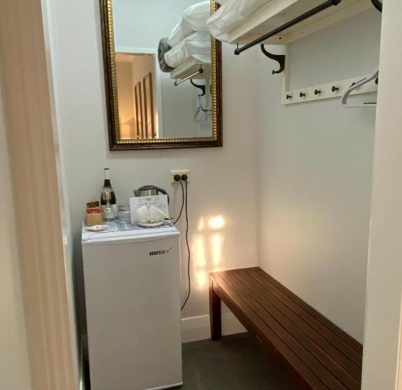 标准间, Explorers Lodge