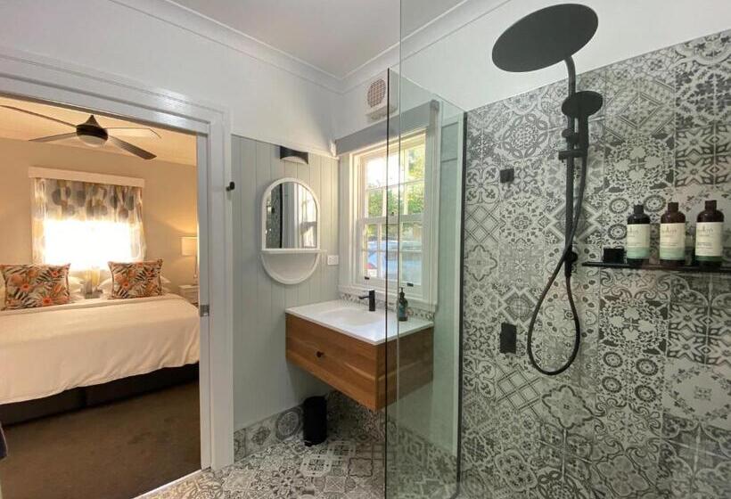 标准间, Explorers Lodge