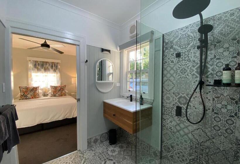 标准间, Explorers Lodge