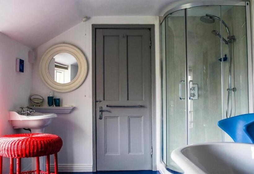 غرفة قياسية ثلاثية, Percy Terrace Bed And Breakfast