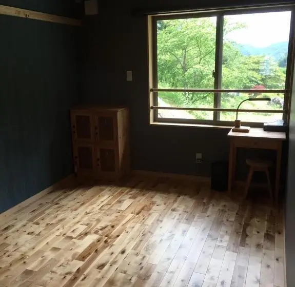 ルームシェアのワンベッド, Guesthouse Kazenowa