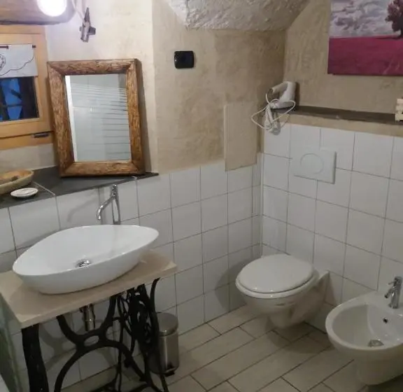 スタンダードルーム, Osteria L Iero D Eima