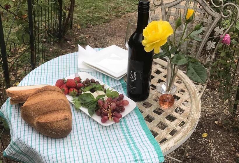 디럭스 룸, Stephanie’s Country Cottages