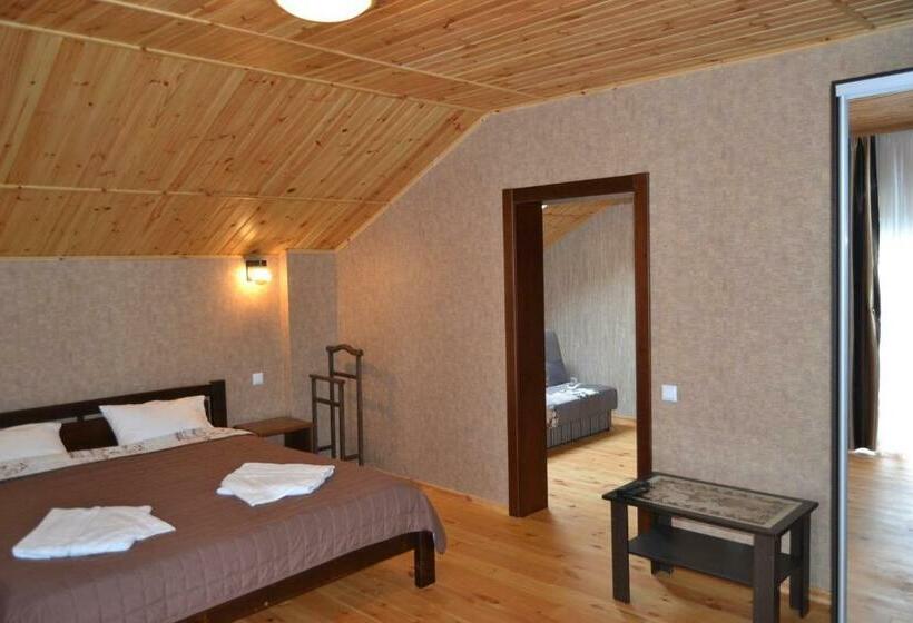 침실 1개 발코니 아파트, Bilovoddya