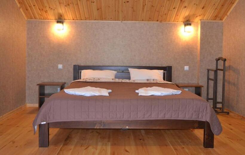 침실 1개 발코니 아파트, Bilovoddya