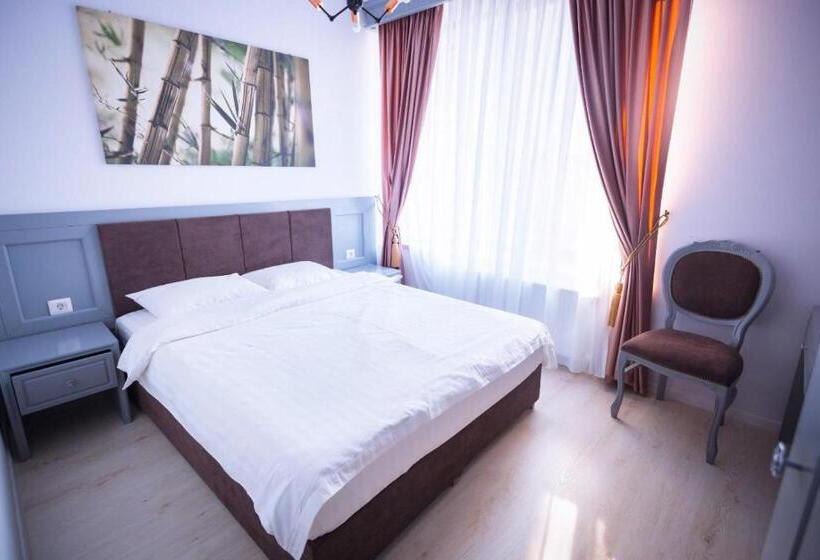 스탠다드 룸 킹사이즈 침대, Glaris