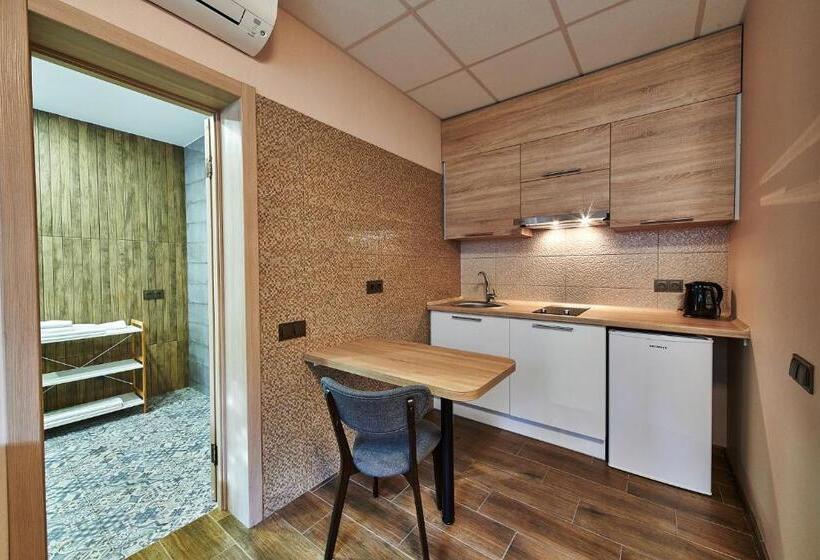 חדר סטנדרט, Goodlife Park