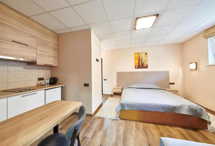 חדר סטנדרט, Goodlife Park