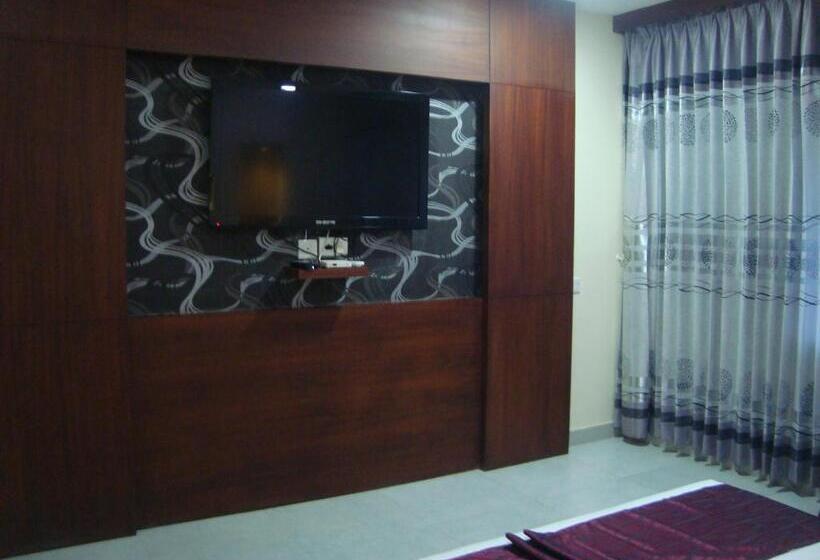 标准间带阳台, Rouba Residency