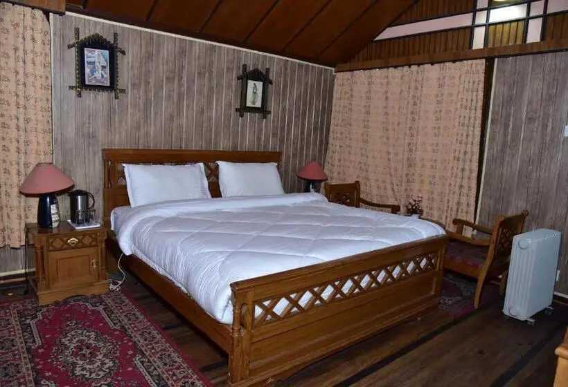 ビラホテル１ベッドルーム, Snow King Retreat  Himalayan View , Revolving Restaurant , Pinewood Cottages , Huts , Villas , Rooms