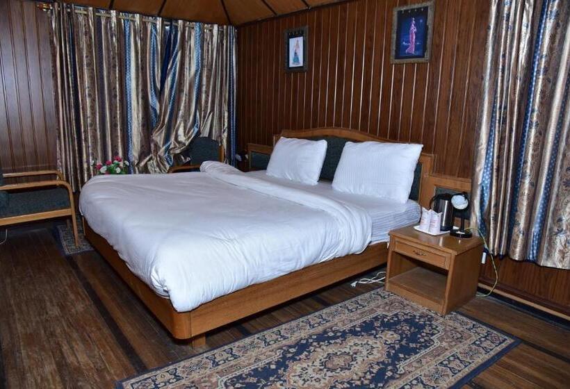 빌라 침실 1개, Snow King Retreat Himalayan View , Revolving Restaurant , Pinewood Cottages , Huts , Villas , Rooms