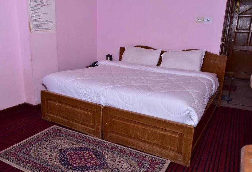 패밀리 룸, Snow King Retreat  Himalayan View , Revolving Restaurant , Pinewood Cottages , Huts , Villas , Rooms