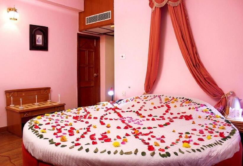 스위트, Snow King Retreat Himalayan View , Revolving Restaurant , Pinewood Cottages , Huts , Villas , Rooms