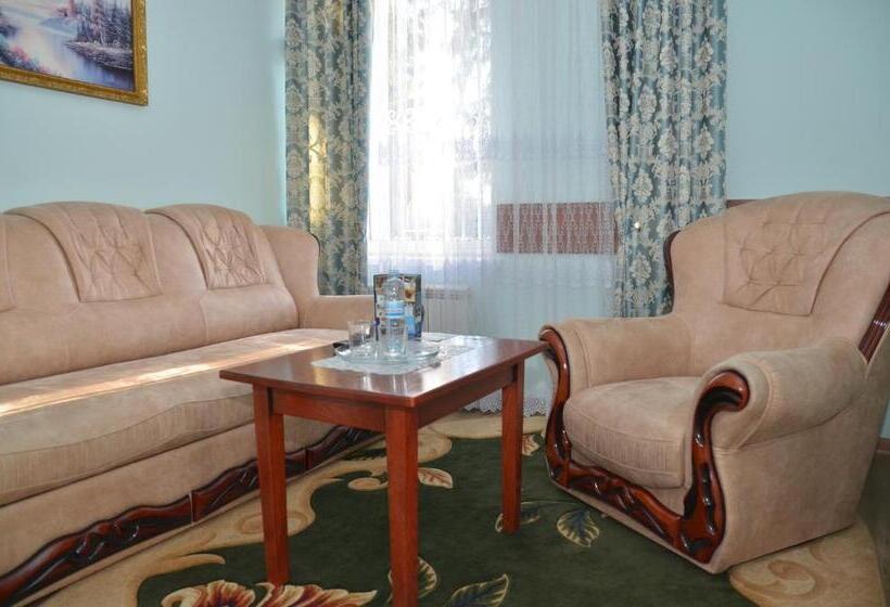 带1个卧室的高级公寓, Zatishok