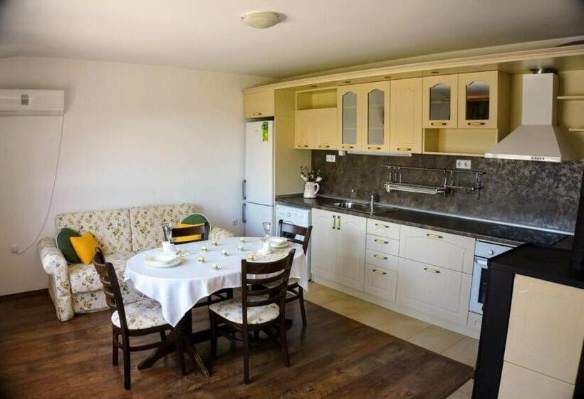 Апартаменты 1 Спальня, Guest House Arima