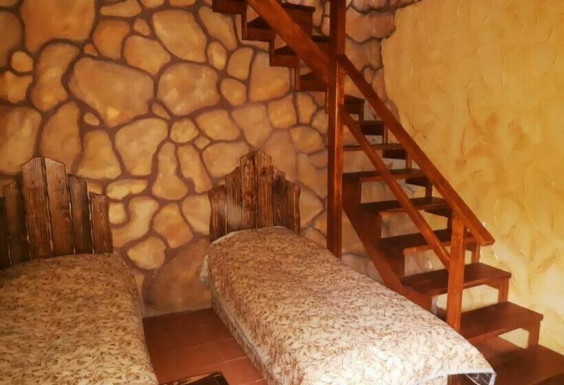 Четырехместный Номер Стандарт, Menua