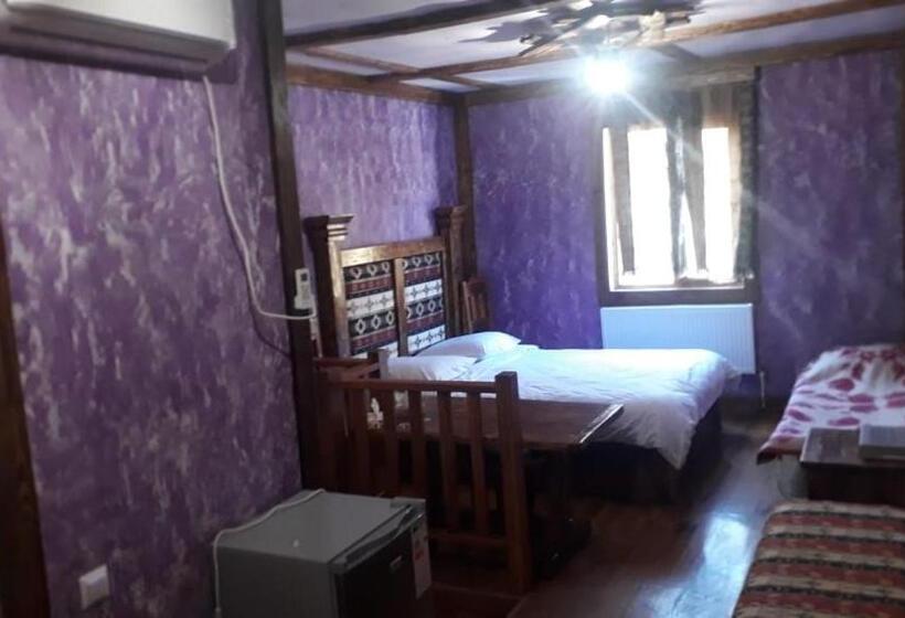 Четырехместный Номер Стандарт, Menua