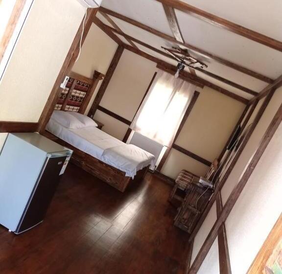 Номер Deluxe, Menua