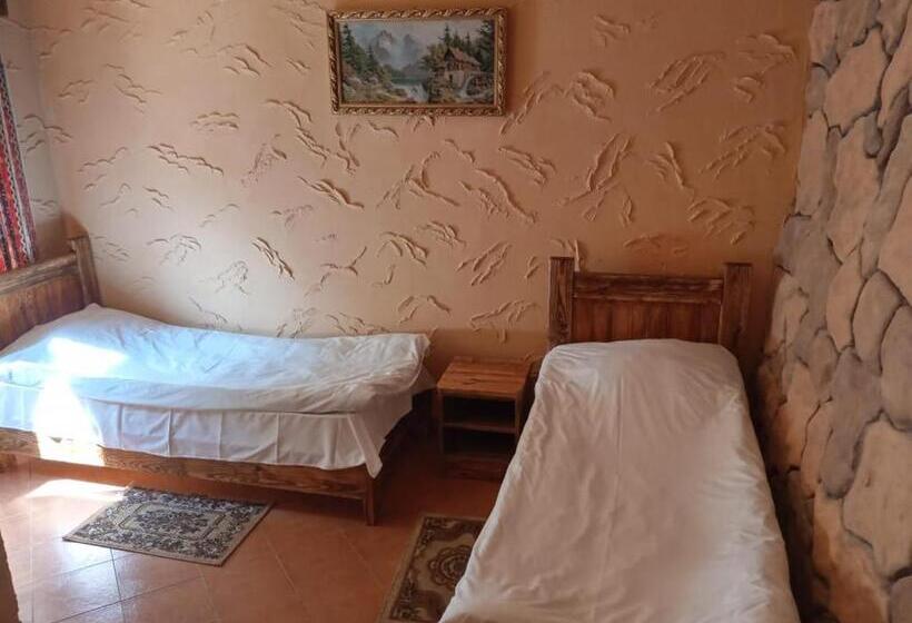 Семейный Номер Вид на Горы, Menua