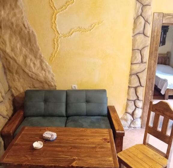 Семейный Номер Вид на Горы, Menua