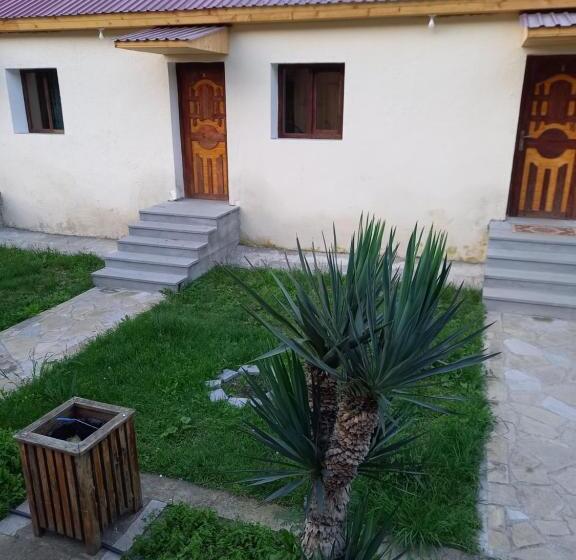 Семейный Номер Вид на Горы, Menua