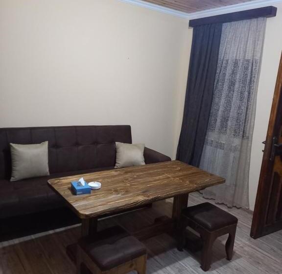 Семейный Номер Вид на Горы, Menua