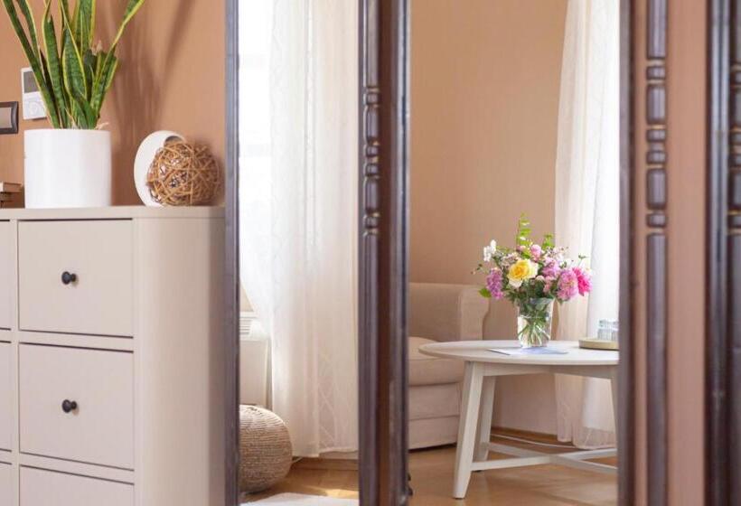 غرفة قياسية سرير كينج لذوى الإحتياجات الخاصة, Fiastyúk Udvarház