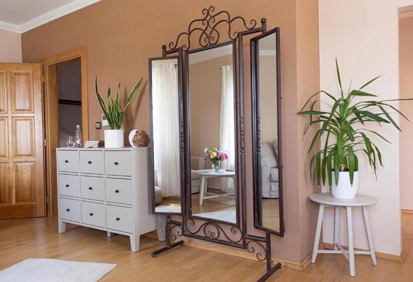 غرفة قياسية سرير كينج لذوى الإحتياجات الخاصة, Fiastyúk Udvarház