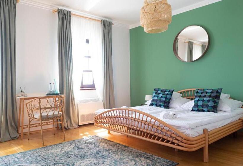 غرفة ديلوكس سرير كينج, Fiastyúk Udvarház