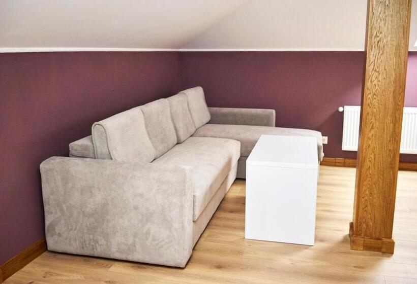 اتاق لوکس سه تخته, східний